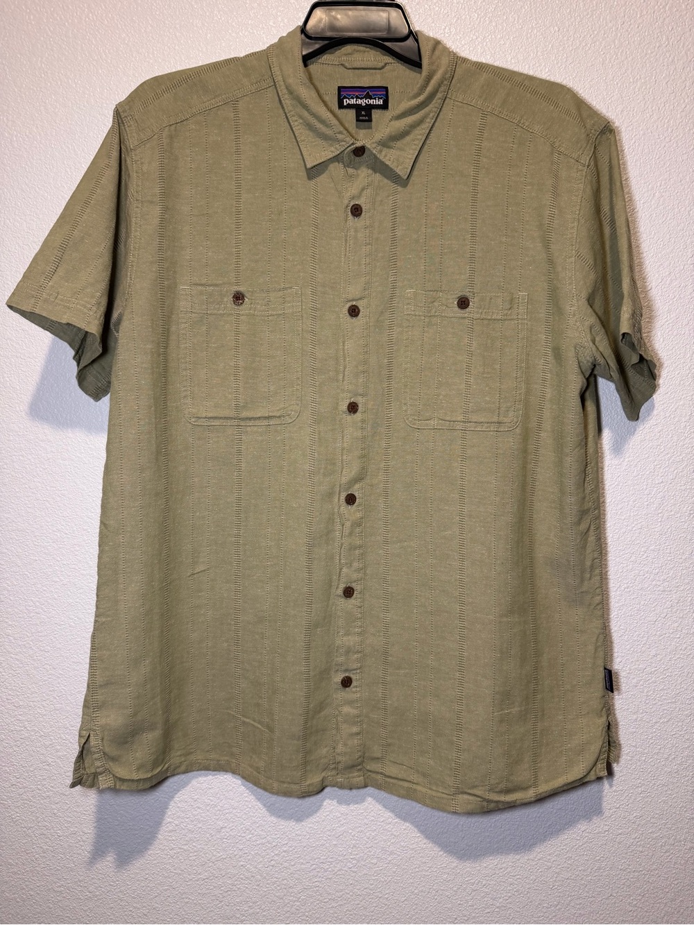 Patagonia Men's XL Green Solid Short Sleeve Cotton Pocket Button-Up Shirt